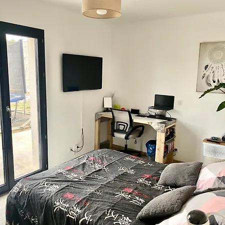 De 100m² Climatisee Sur Villa